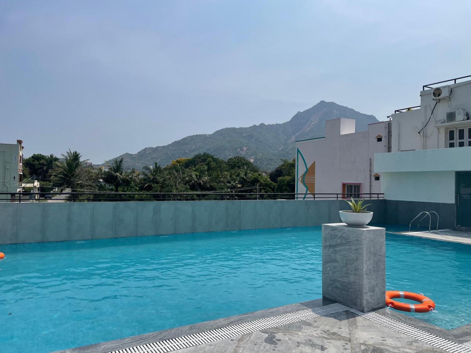 Ashreya Suites Tiruvannāmalai Exterior foto