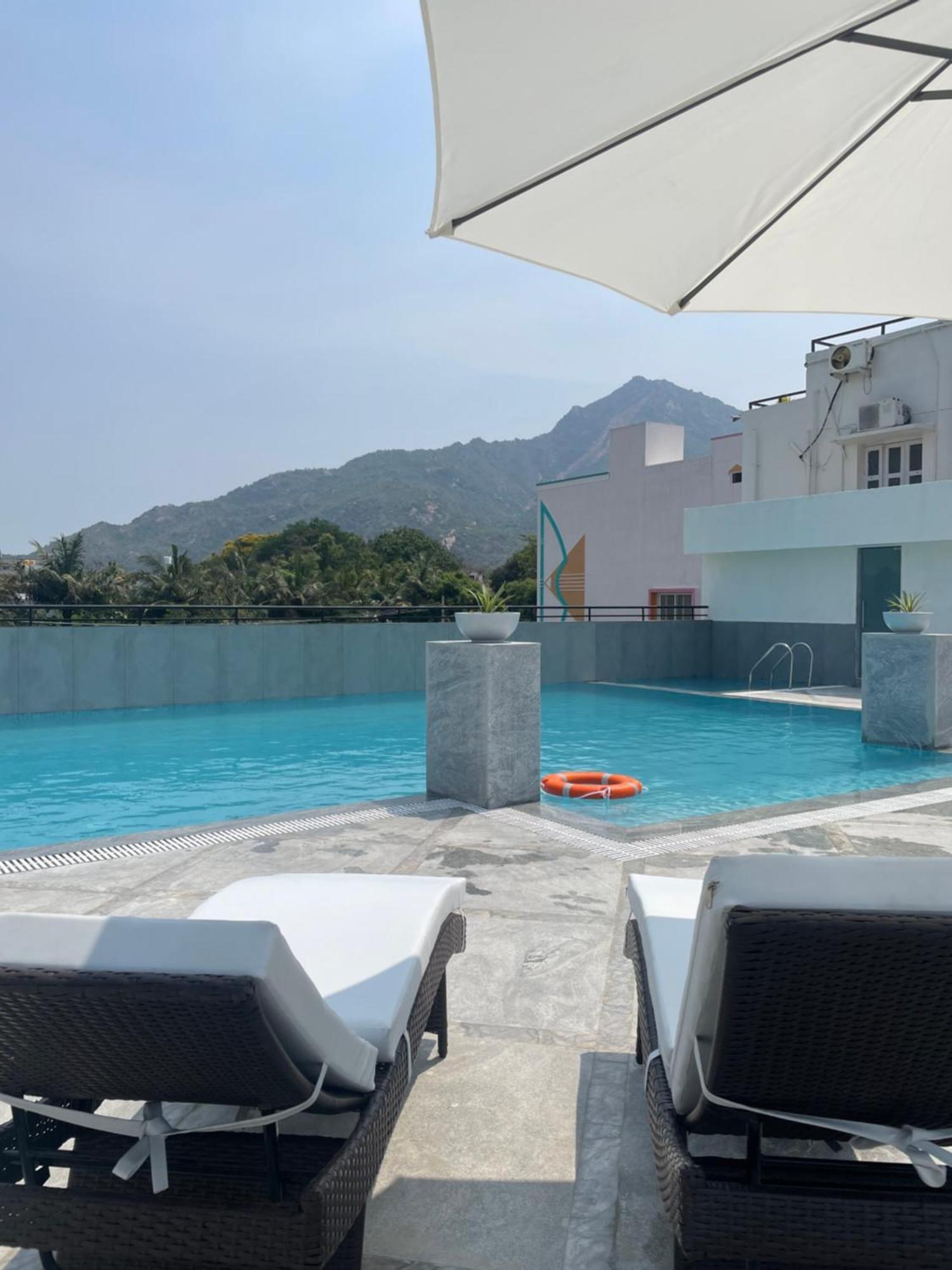 Ashreya Suites Tiruvannāmalai Exterior foto